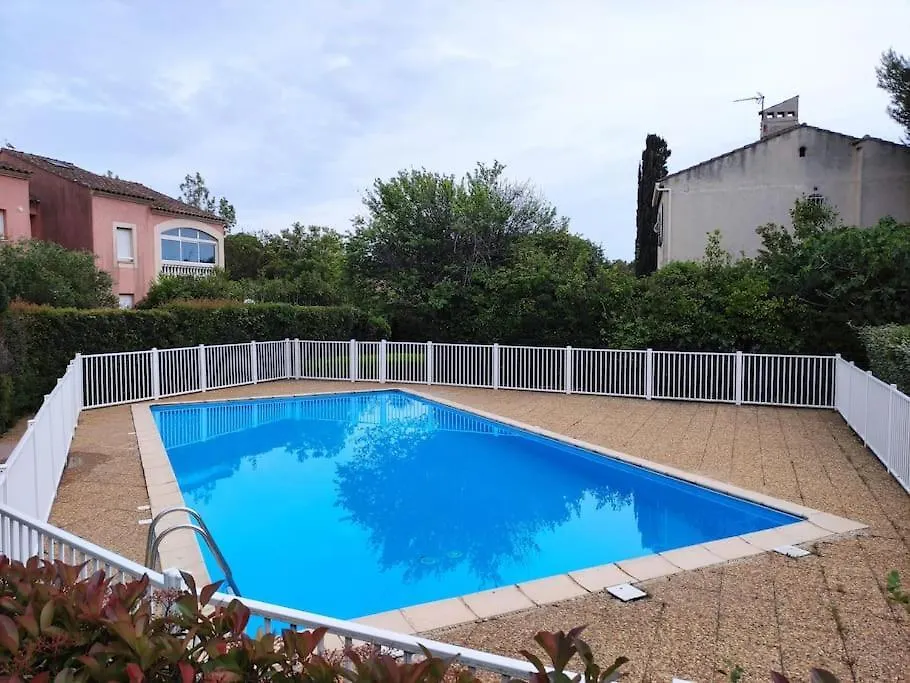 Appartement Proche Mer Six-Fours-les-Plages 0*,  France